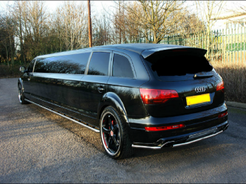 Black Q7 Limo in London