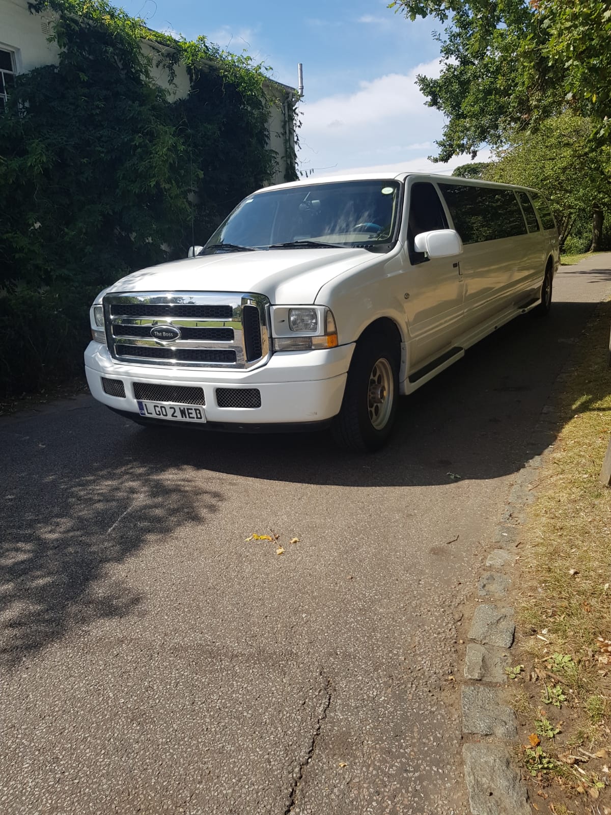 Ford Excursion Limos for Hire