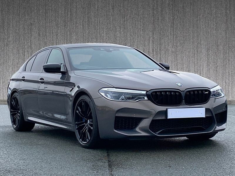 BMW M5 Series Limo Hire 16