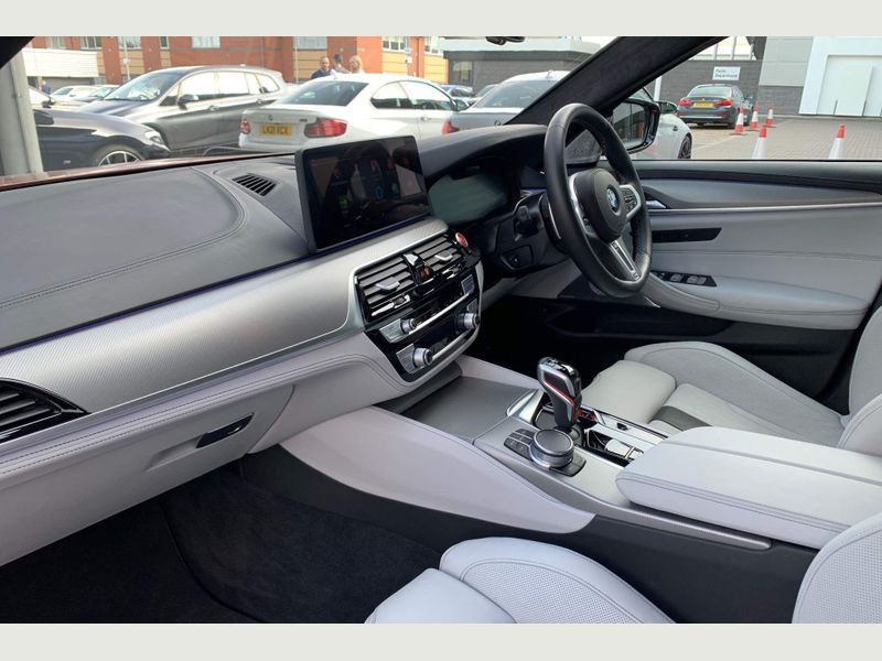 BMW M5 Series Limo Hire 7